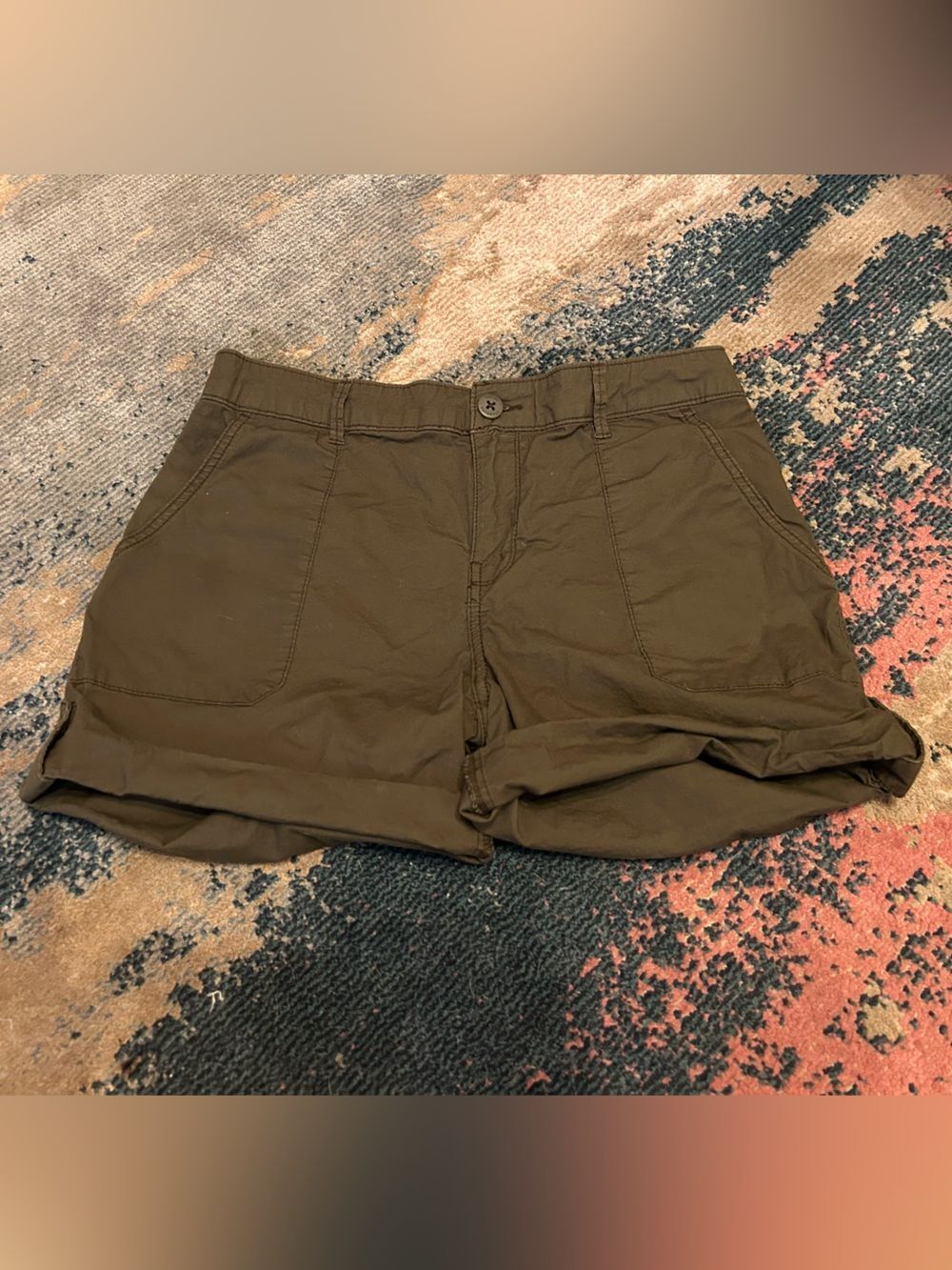 High-Waist Olive Green Roll-Cuff Women's Shorts
